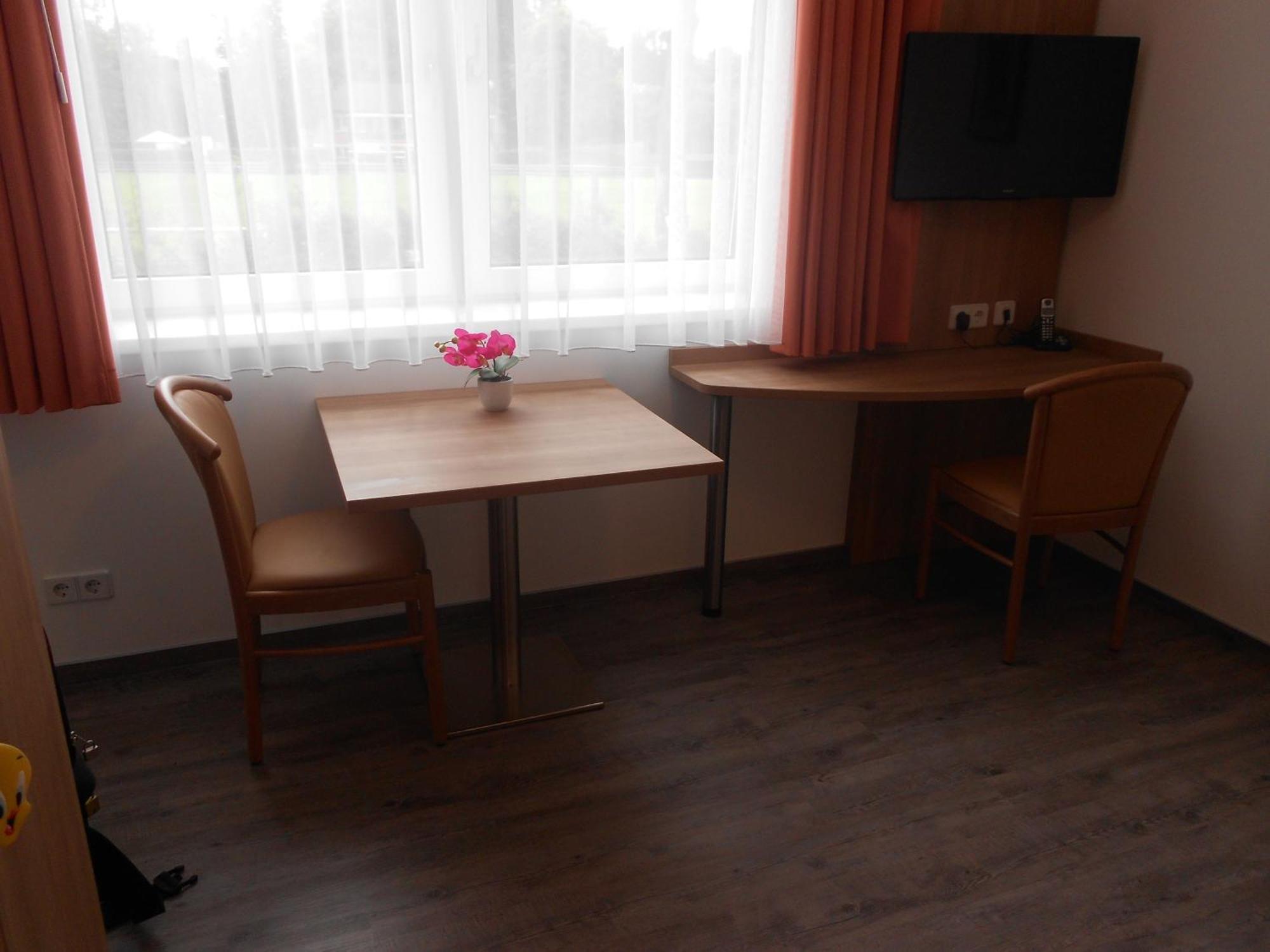 Apartment-Pension Schwalbennest Херцогенаурах Стая снимка