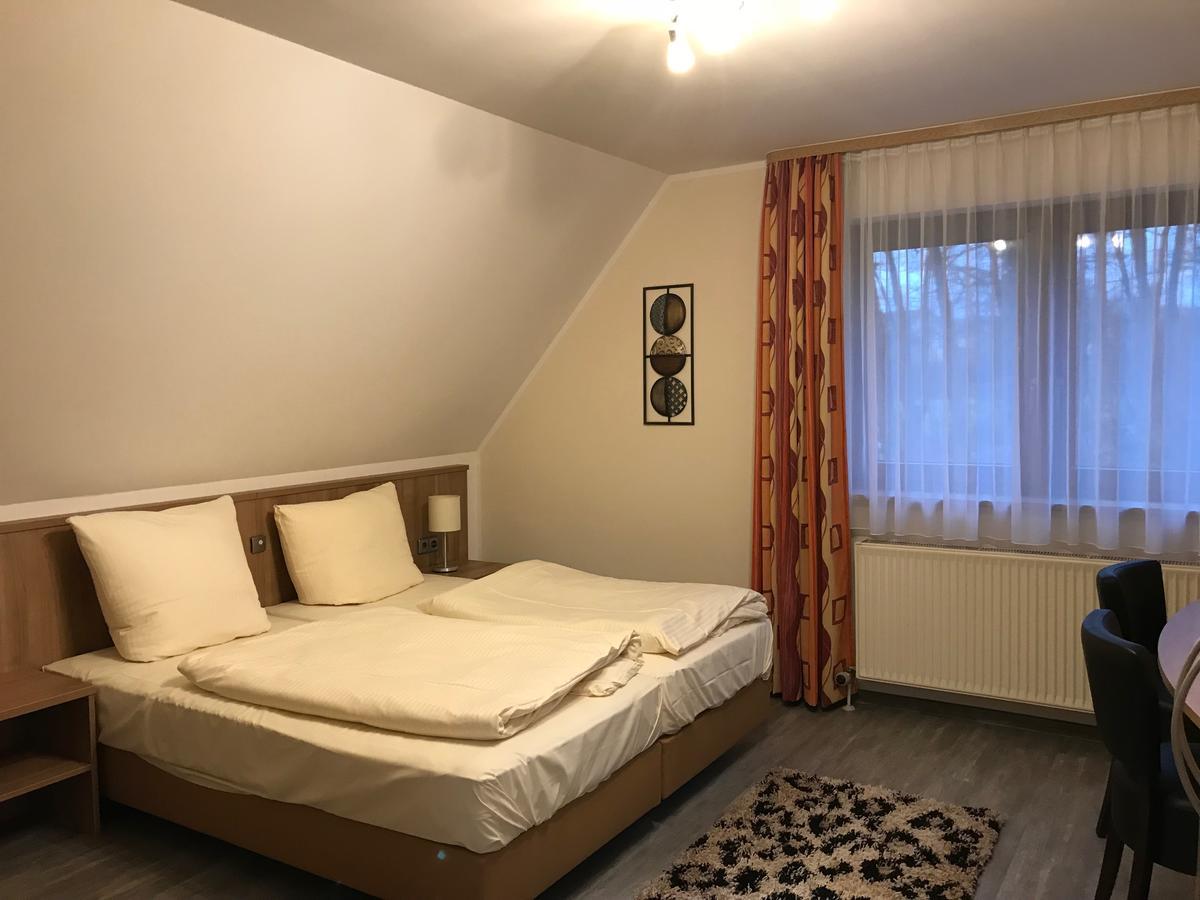 Apartment-Pension Schwalbennest Херцогенаурах Стая снимка